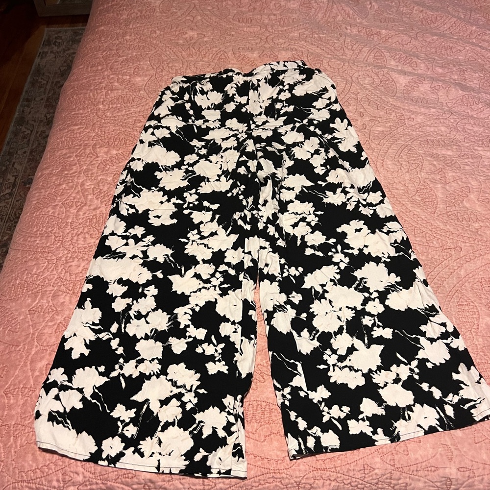 Black and White Floral Wide-Leg Pants
